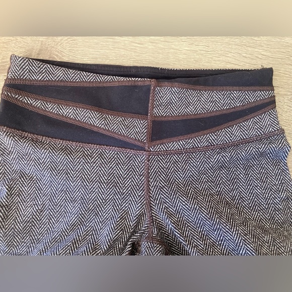 Lulúlemon Yoga Leggings - Picture 3 of 7